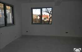 Apartament 165 mp utili, situat  in casa insiruita, cu o curte de 140 mp!