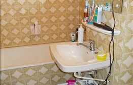 3 camere, 63 mp, semidecomandat, etaj intermediar, zona Profi