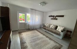 Apartament de 3 camere, 77 mp, decomandat, zona Noua 