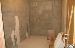 De vanzare 2 camere, 56 mp, terasa de 15 mp, semifinisat! Zona strazii Porii!