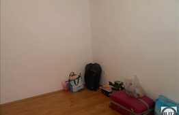 Vanzare mansarda cu 2 camere, 56 mp, balcon, decomandata, zona Florilor!