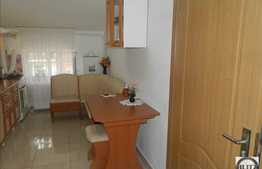 Vanzare mansarda cu 2 camere, 56 mp, balcon, decomandata, zona Florilor!