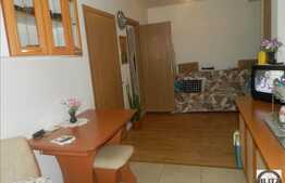 Vanzare mansarda cu 2 camere, 56 mp, balcon, decomandata, zona Florilor!