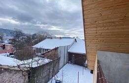 Casa de 284 mp, impartit in 3 apartamente, teren 503 mp, Grivitei Comision 0%!