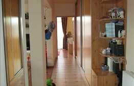 Vanzare 2 camere, 60 mp, 2 balcoane, zona strazii Eroilor! Cu parcare!