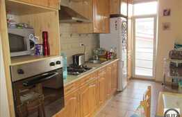 Vanzare 2 camere, 60 mp, 2 balcoane, zona strazii Eroilor! Cu parcare!