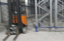 Hala pe nivele, pentru depozitare 