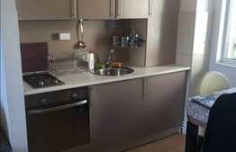 De vanzare apartament cu 3 camere , 60 mp, mobilat, zona Casei de Cultura