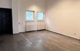 Piata Abator, posibilitate parcare , vizibilitate buna 