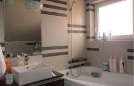 Apartament 100 mp utili, 3 camere, zona strazii Eroilor! Dotari moderne!