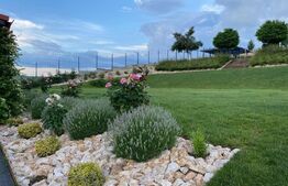 Casa spatioasa, teren 2036 mp, panorama superba, in Campenesti