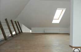 Vanzare apartament pe doua nivele, 85 mp, 2 balcoane, finisaje noi, zona Terra!