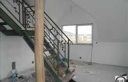 Vanzare apartament pe doua nivele, 85 mp, 2 balcoane, finisaje noi, zona Terra!