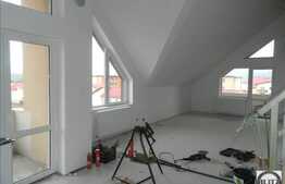 Vanzare apartament pe doua nivele, 85 mp, 2 balcoane, finisaje noi, zona Terra!