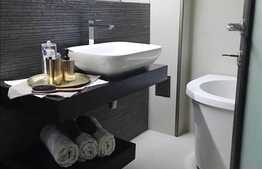 2 camere, decomandat, 60 mp utili, terasa, zona Grand Hotel Italia