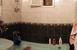 De vanzare apartament cu 3 camere, 65 mp, garaj, zona Iulius Mall