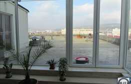 3 camere, 97 mp, terasa 240 mp, partial mobilat, zona strazii Fabricii de Zahar!