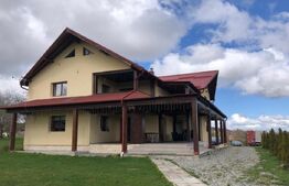 Pensiune de vanzare, 360 mp utili, 7500 teren, Zona Turistica, Risca