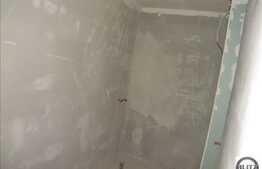 De vanzare mansarda inalta cu 3 camere, 62 mp, semifinisata! Zona Tautiului!