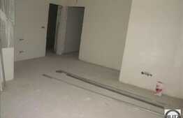 De vanzare mansarda inalta cu 3 camere, 62 mp, semifinisata! Zona Tautiului!