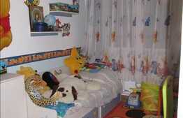 3 camere, 60 mp, etaj intermediar, AC, zona strazii Donath