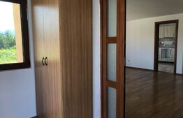 Casa spatioasa, 5 camere, 900mp, in Sanpetru