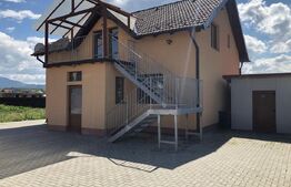 Casa spatioasa, 5 camere, 900mp, in Sanpetru