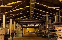 Hala cu acces facil din sosea 