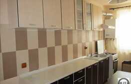 De vanzare 2 camere, 55 mp, balcon, zona strazii Florilor! Parcare inclusa!