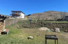 Casa cu 4 camere, 600 mp de teren, Campenesti