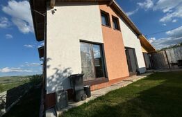 Casa individuala cu panorama, garaj si terasa, Campenesti