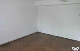 1 camera, 42 mp, decomandat, parcare, curte comuna, zona Parcului Central!