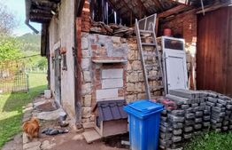 Casă individuală renovabilă de 85mp cu 1000 mp teren, central în Săvădisla