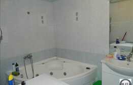 Apartament 4 camere, 100 mp, etaj intermediar, loc de parcare, zona Florilor