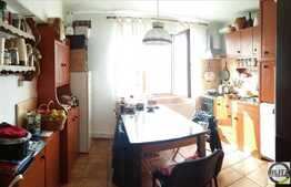 De vanzare apartament cu 2 camere, 55 mp, AC, zona strazii Unirii