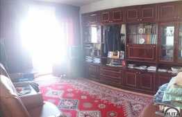 Apartament de vanzare, 3 camere, 64 mp, decomandat, zona Iulius Mall