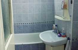 Vanzare apartament 3 camere, 64 mp, partial mobilat, zona strazii Aurel Vlaicu