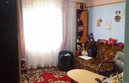 Vanzare apartament 3 camere, 64 mp, partial mobilat, zona strazii Aurel Vlaicu