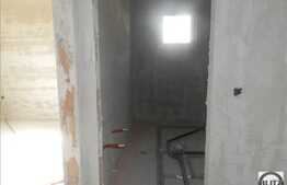 2 camere, 48 mp, balcon, semifinisat! Etaj Intermediar! Finalizat in 2015!