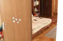 Vanzare apartament 3 camere semidecomandate, 87 mp, la casa. Boxa 30 mp!