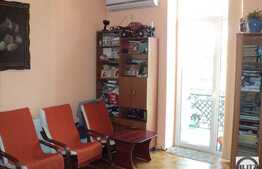 Vanzare apartament 3 camere semidecomandate, 87 mp, la casa. Boxa 30 mp!