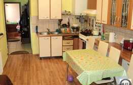 Vanzare apartament 3 camere semidecomandate, 87 mp, la casa. Boxa 30 mp!