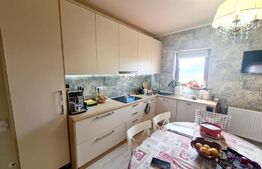 Apartament 3 camere decomandate, 84 mp, terasa , 2 parcari in zona Subcetate