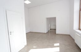 Spatiu comercial, 68 mp, cladire istorica, zona centrala