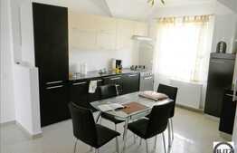 3 camere de vanzare 82 mp utili,  1 loc de parcare si garaj incluse in pret