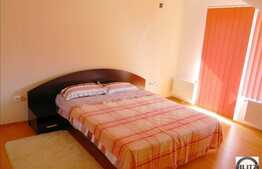 3 camere de vanzare 82 mp utili,  1 loc de parcare si garaj incluse in pret