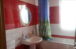 De vanzare 2 camere, 51 mp, 3 balcoane, cu parcare! Zona strazii Eroilor!