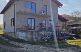 Casa individuala, 190mp, 5 camere, 4 bai, 800mp teren, Luna de Sus