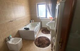 Casa de vanzare 6 camere LUX , 220 mp , Sacele zona Bunloc 