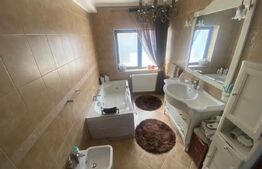 Casa de vanzare 6 camere LUX , 220 mp , Sacele zona Bunloc 